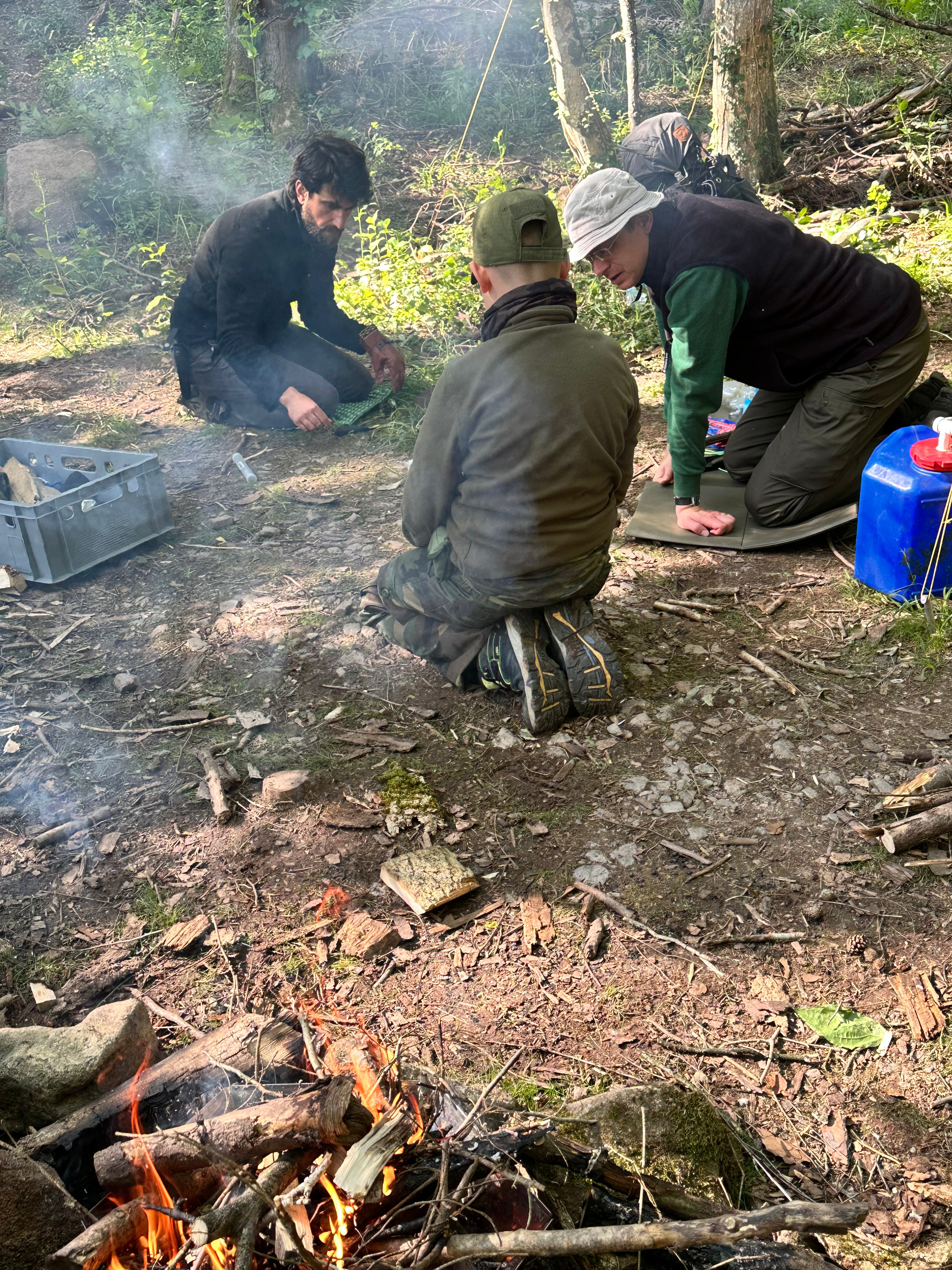 Outdoor Ferienprogramm für Kinder | 4 Stunden Praxis im Wald