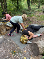 Erste Hilfe übungen in der Wildnis - Outdoor Training
